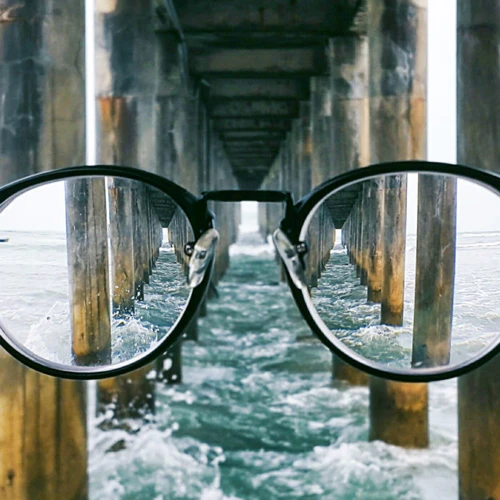 Optocenter | Optika Minus 50 - ZAKAJ VEČINA NAŠIH UPORABNIKOV PROGRESIVNA OČALA PREDPISANA PRI NAS NOSI Z UŽITKOM